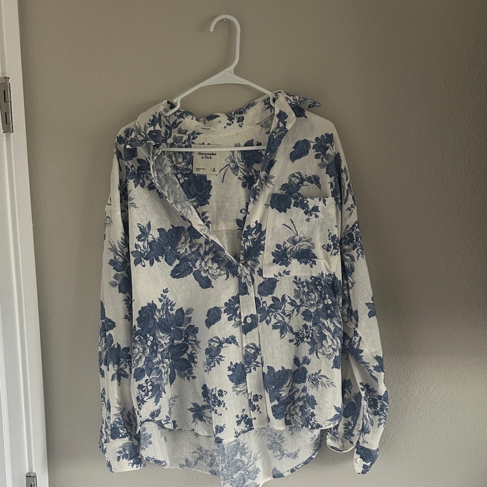 Abercrombie and Fitch Linen Blend Floral Top